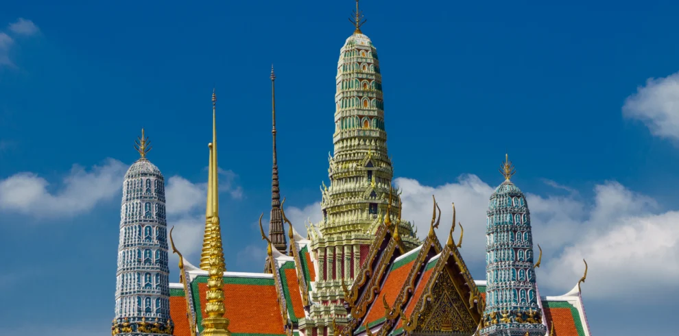 grand-palace-outdoors-view-bangkok-thailand